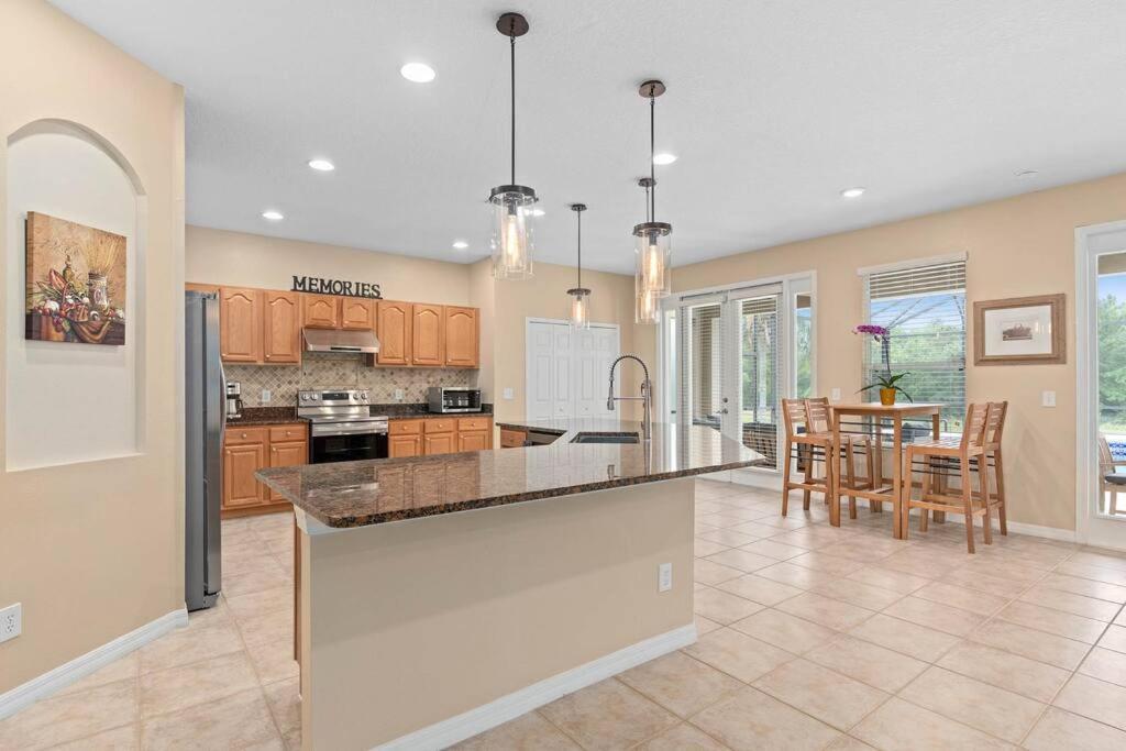 Lakeview W/8 Bedroom 5 Kingsuite 3 Miles To Disney Kissimmee Ngoại thất bức ảnh